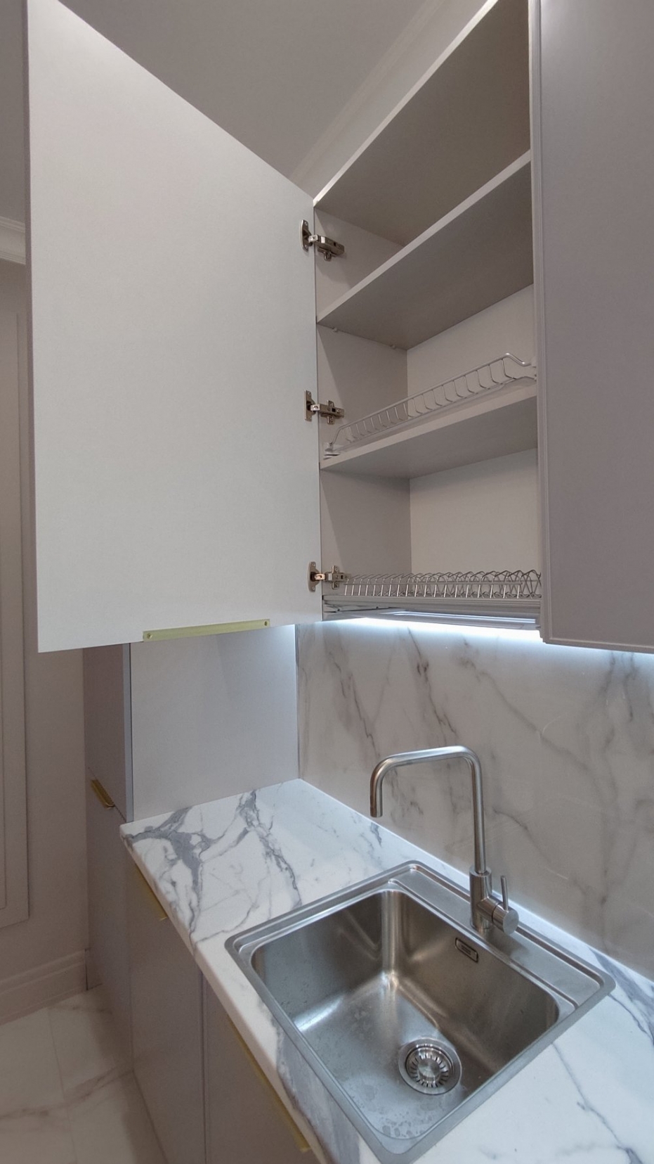 КУХНЯ по адресу пл.Ленина д.6 кв.50